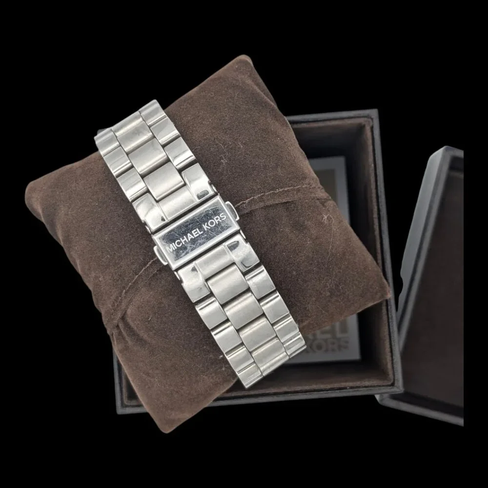 Michael Kors MK5076 Runway Chronograph Silver Ladies Watch - Picture 4 of 5